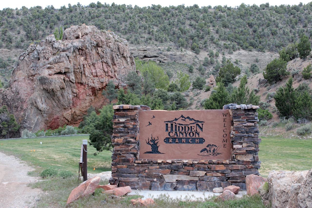 Hidden Canyon Retreat Hotel Baker Exterior photo