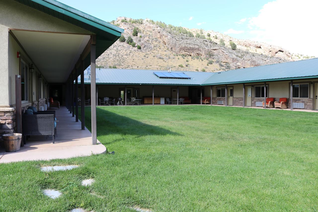 Hidden Canyon Retreat Hotel Baker Exterior photo