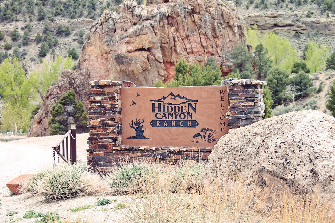 Hidden Canyon Retreat Hotel Baker Exterior photo