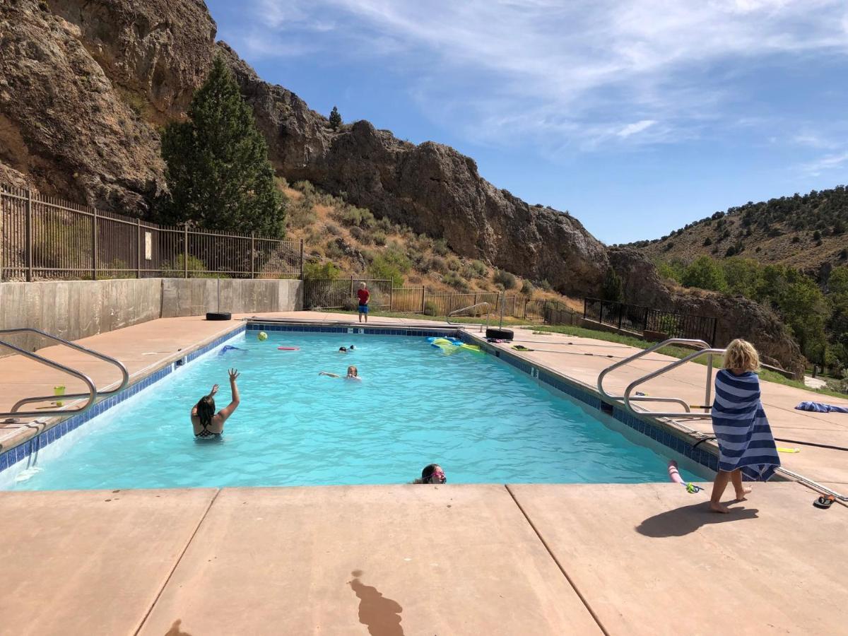 Hidden Canyon Retreat Hotel Baker Exterior photo